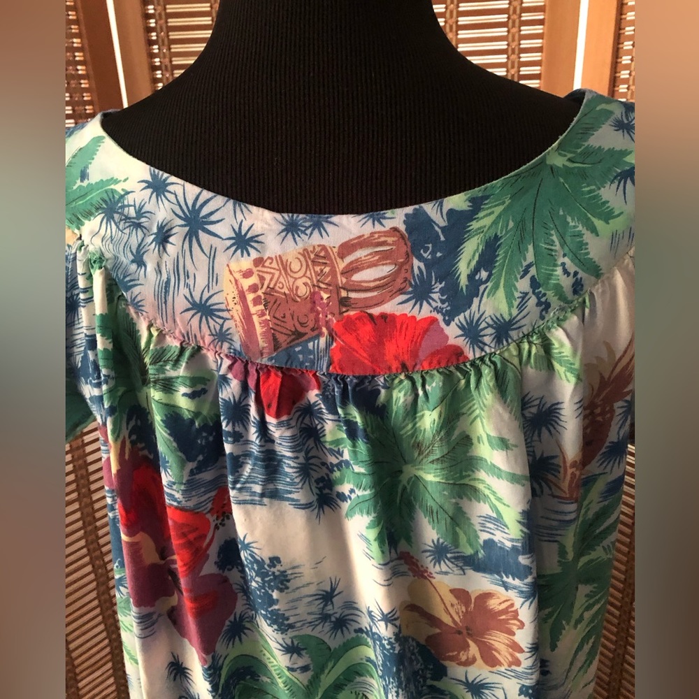 LOT of 2: Vintage 70s Hawaiian muumuu and GAP Hawaiian floral print women's top - Picture 7 of 14